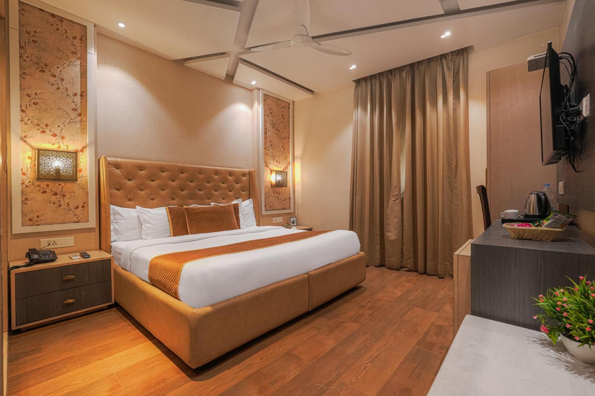 Csjs Inn Hotel Amritsar Exteriör bild