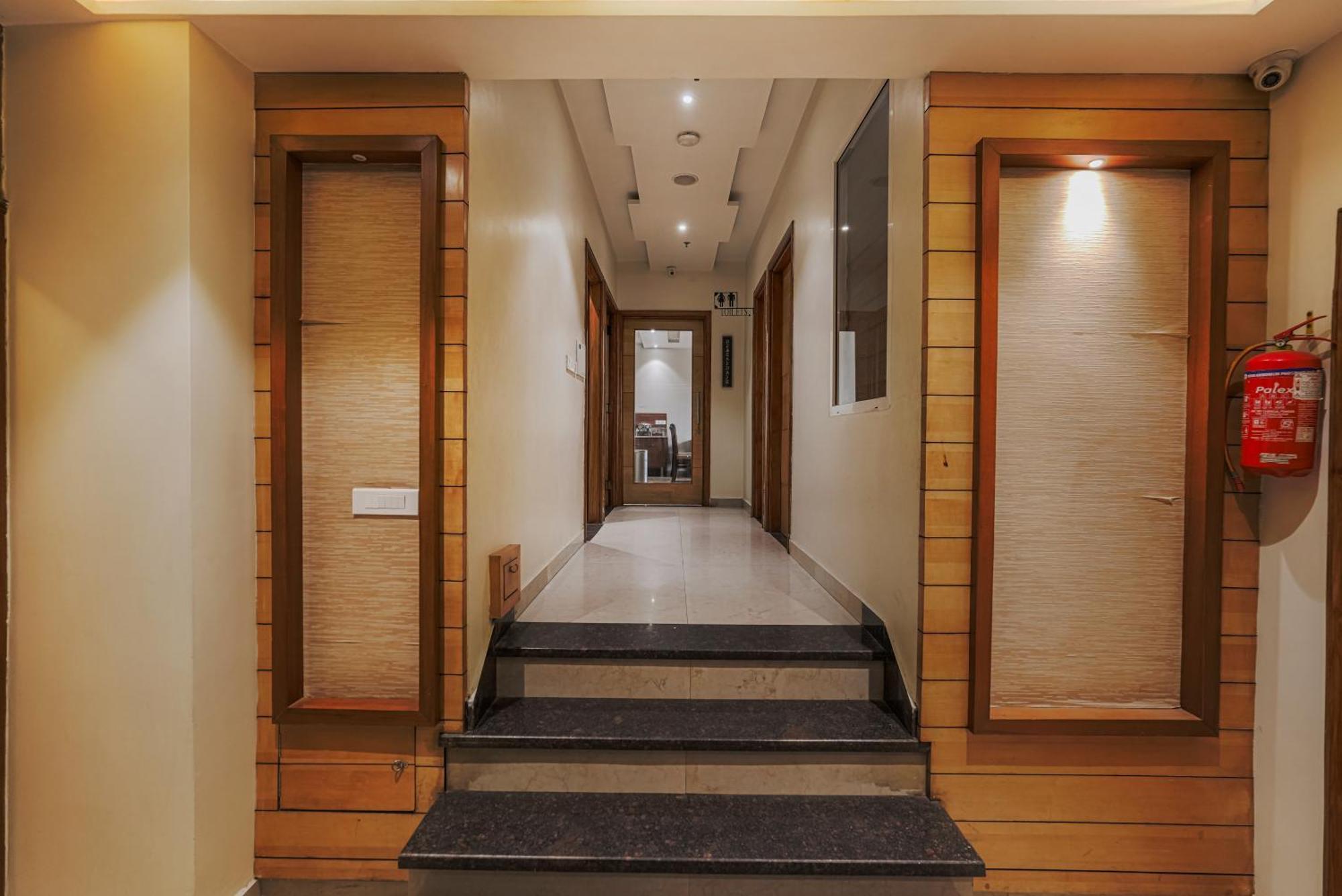 Csjs Inn Hotel Amritsar Exteriör bild
