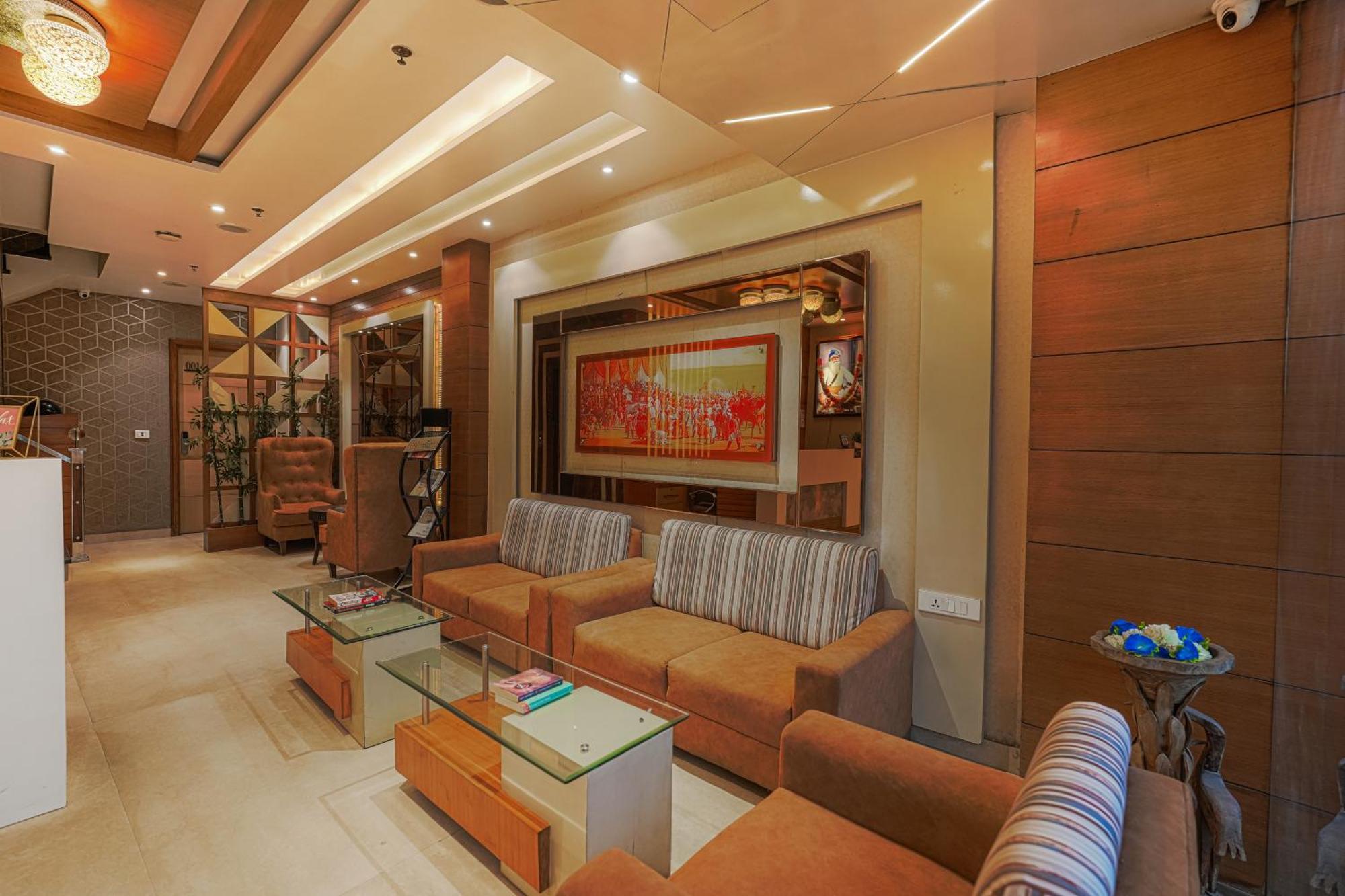 Csjs Inn Hotel Amritsar Exteriör bild