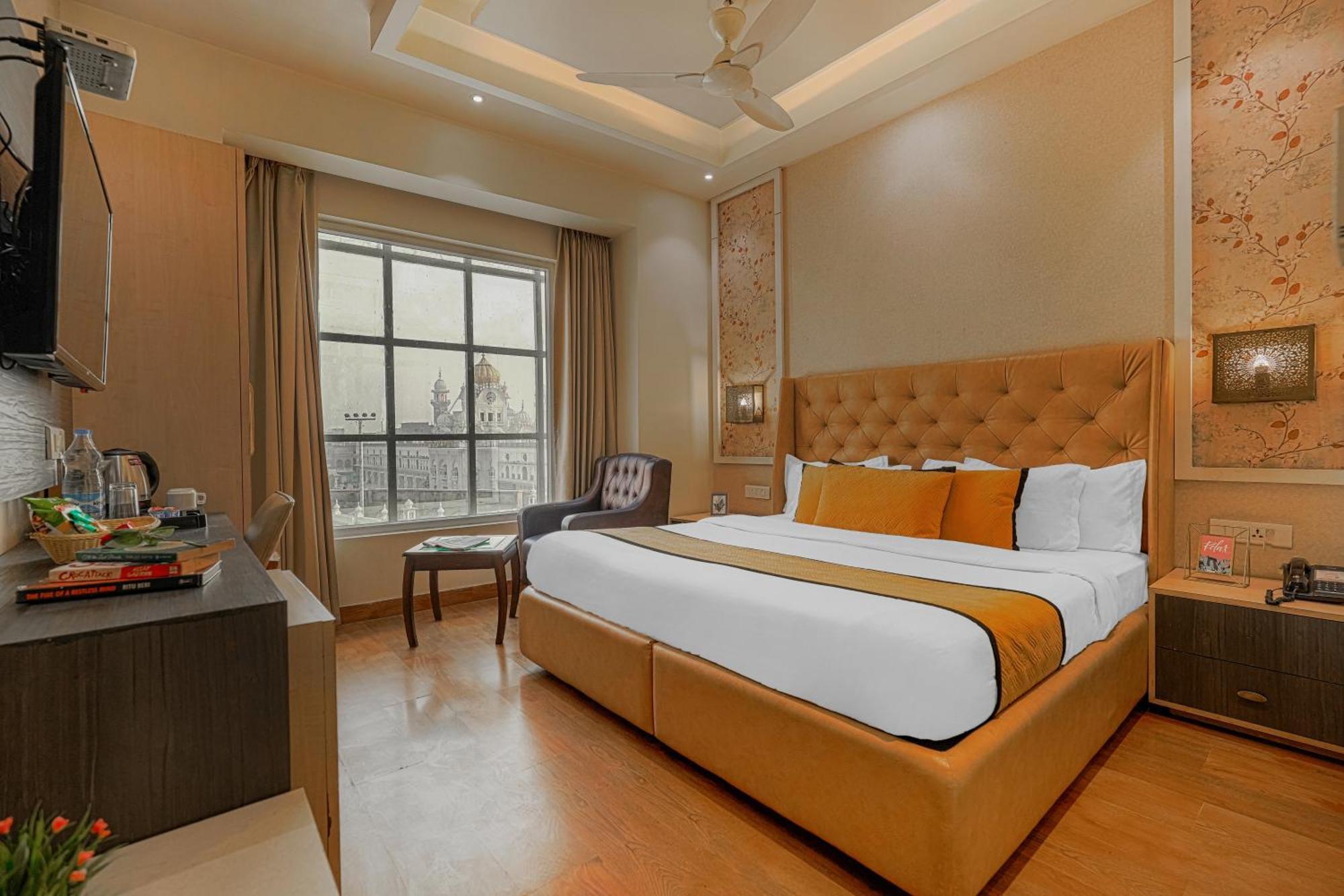 Csjs Inn Hotel Amritsar Exteriör bild