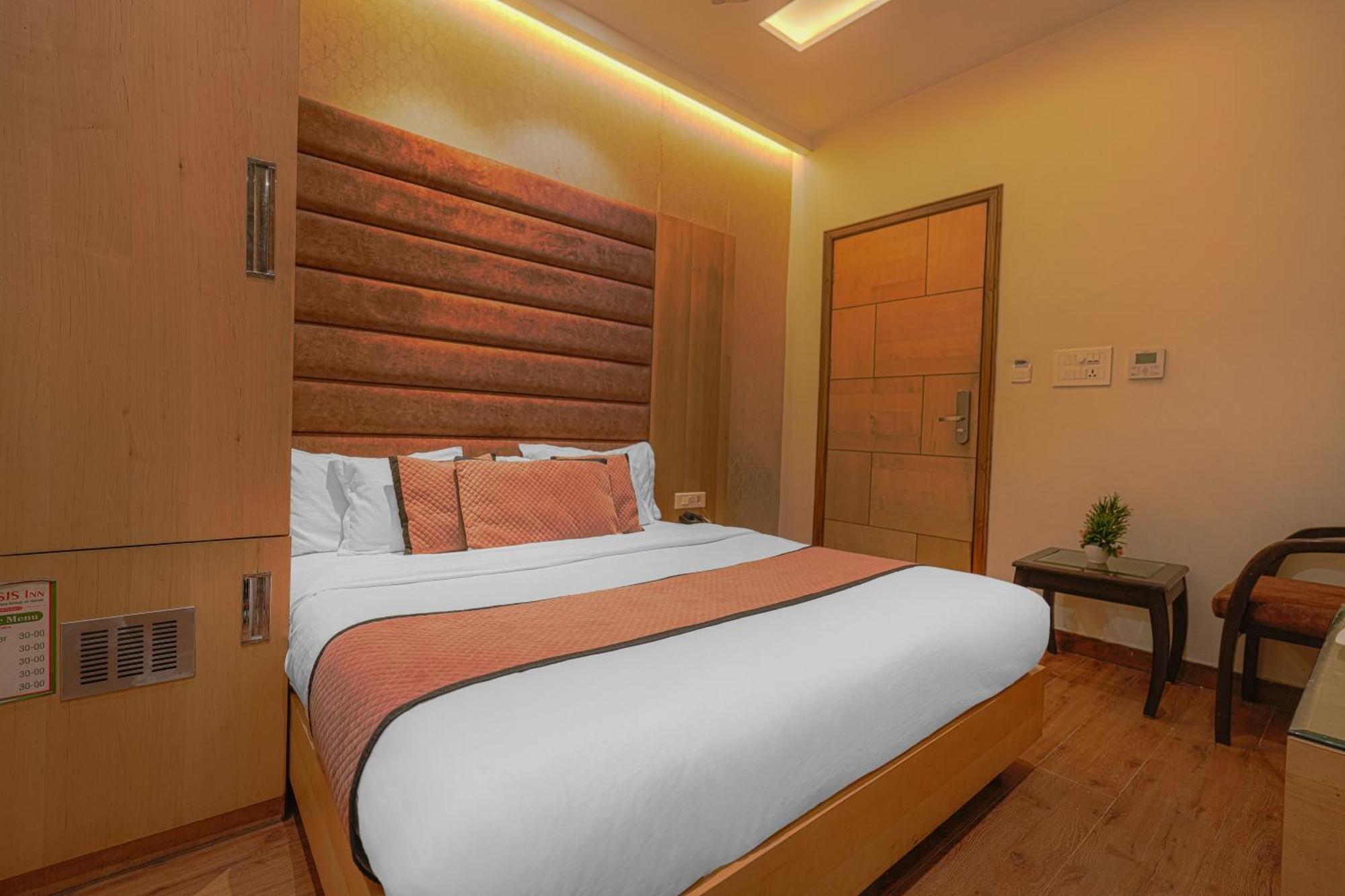 Csjs Inn Hotel Amritsar Exteriör bild