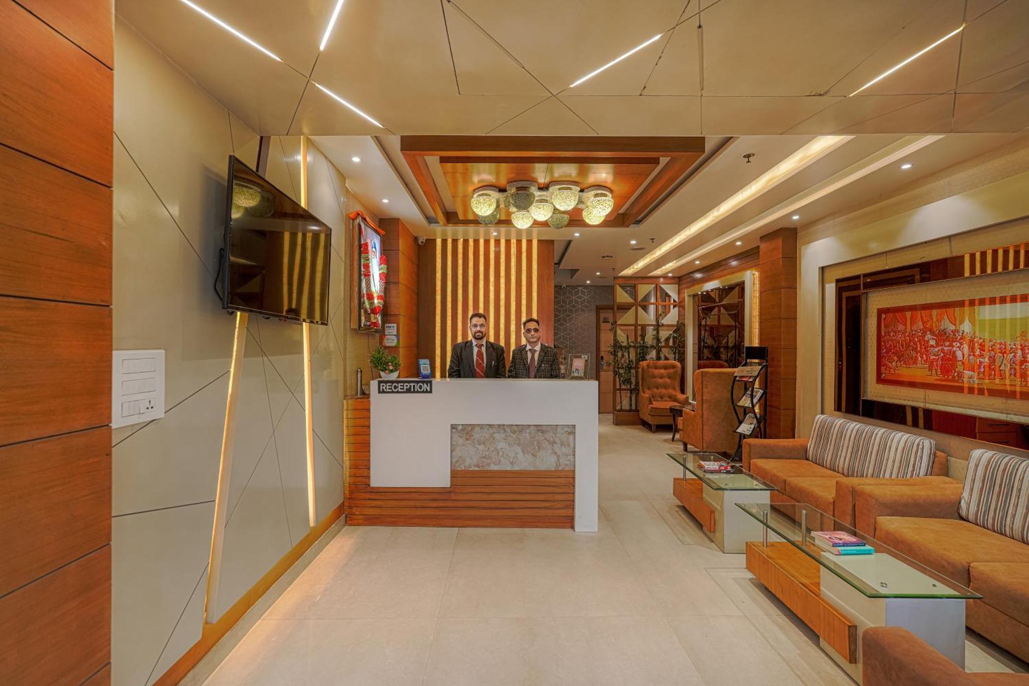 Csjs Inn Hotel Amritsar Exteriör bild